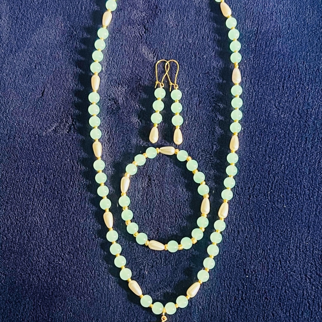 Elegant Teardrop, Pearls ,Gold And Green Jewelry Set